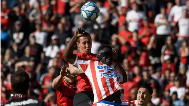 Newells venció a Unión de Santa Fe y salió de la zona de descenso
