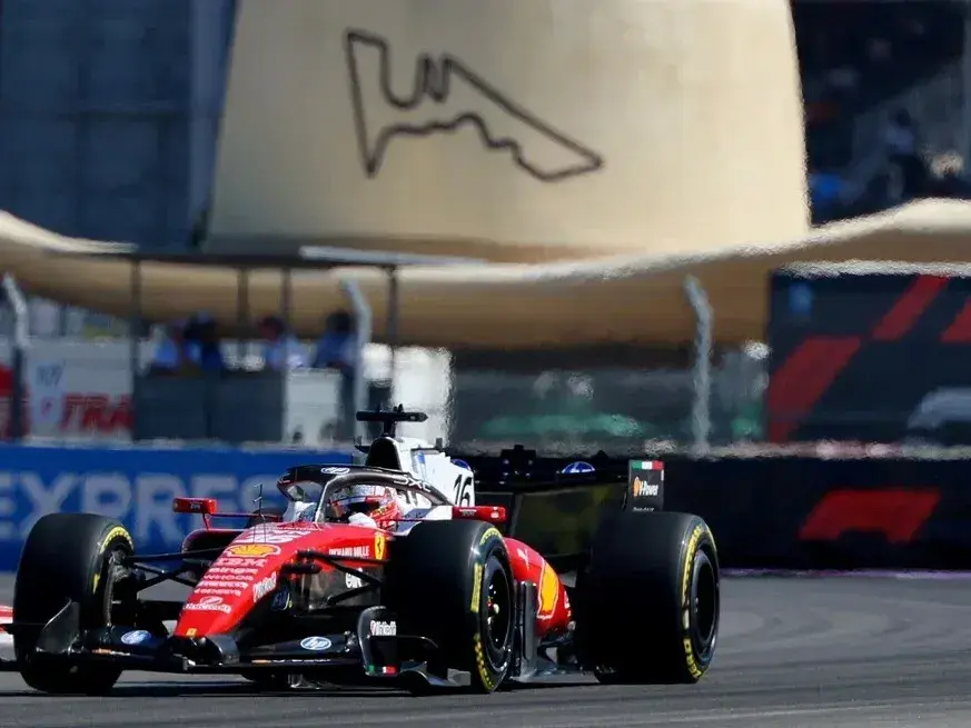 Charles Leclerc, al volante de su Ferrari durante los entrenamientos del Gran Premio de Estados Unidos, en el Circuito de las Américas de Austin.