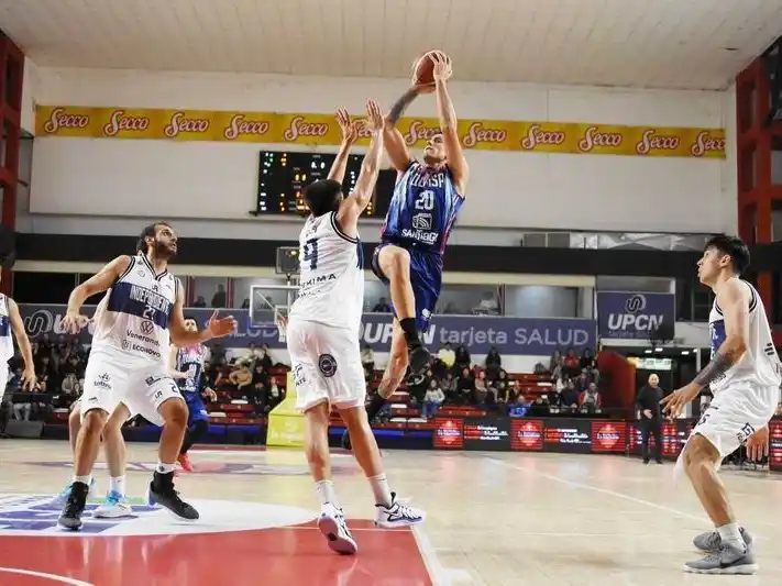 Quimsa lo cerró mejor y ganó
ante Independiente de Oliva