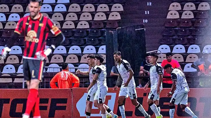 En los penales, Gimnasia de Mendoza se aferró al ascenso