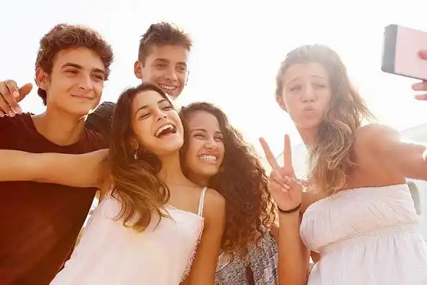 Extienden el período de la adolescencia de los 10 a los 24 años
