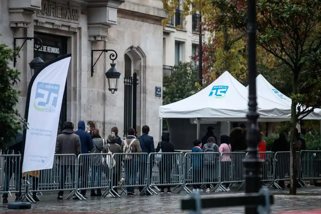La segunda ola avanza en Europa e imponen nuevas restricciones