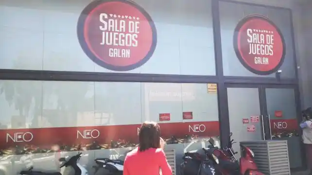 Asaltaron una sala de juego en Paraná: los ladrones quedaron filmados