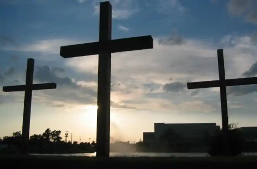 Un hombre capturó la imagen de Jesús en el cielo y causó impacto en redes sociales