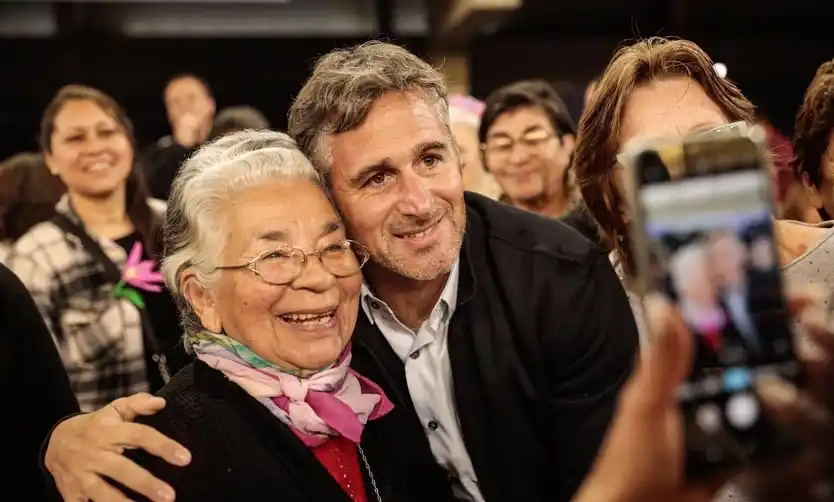 Achával compartió la celebración del Día de los Jubilados en Pilar