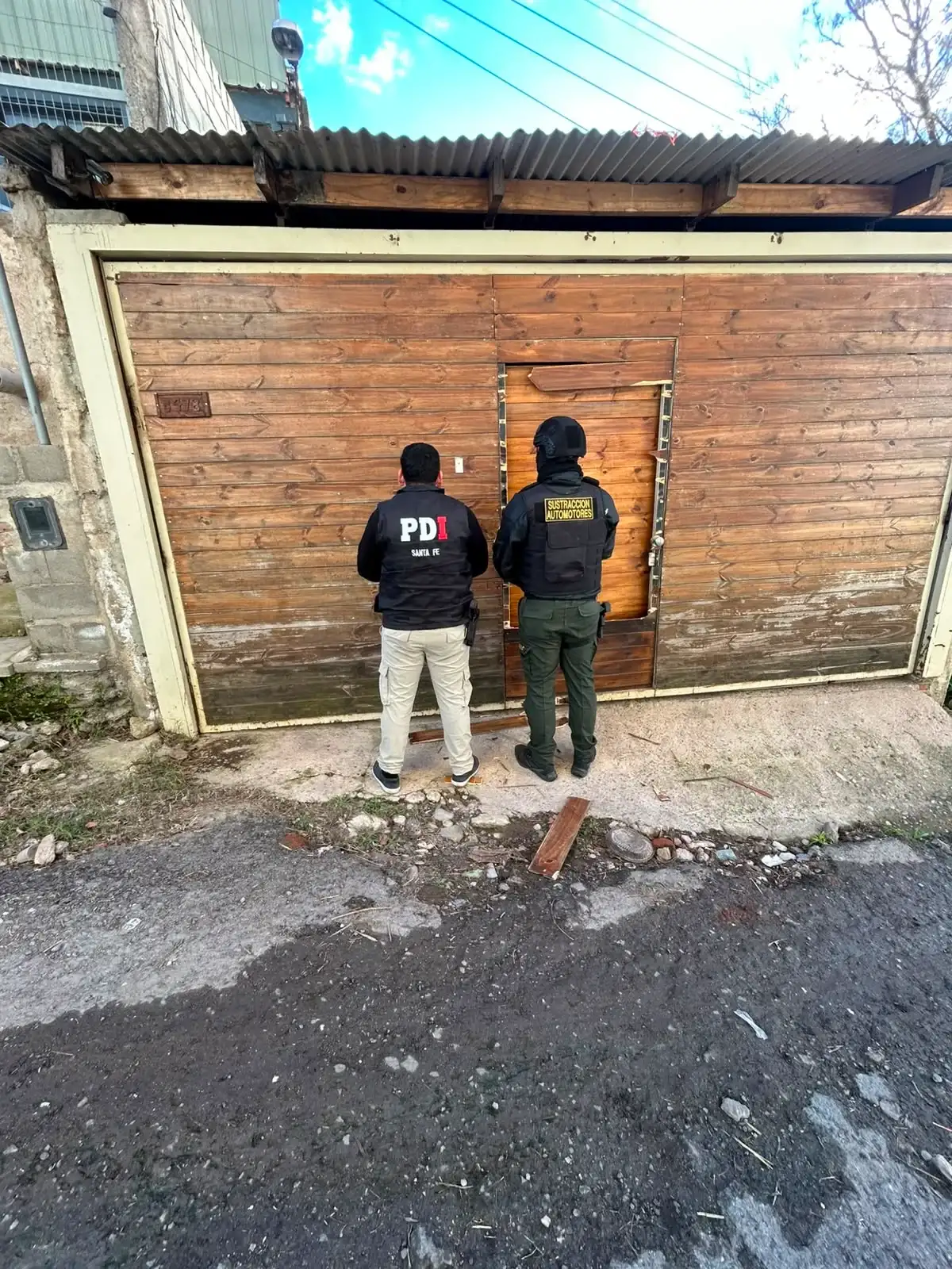 La PDI detuvo en Córdoba a cinco personas investigadas por hurtos con inhibidores de señal en Santa Fe. Hubo nueve allanamientos. - 3