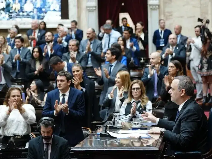 Qué es la moción de censura y qué necesita la oposición para remover al jefe de Gabinete Manuel Adorni