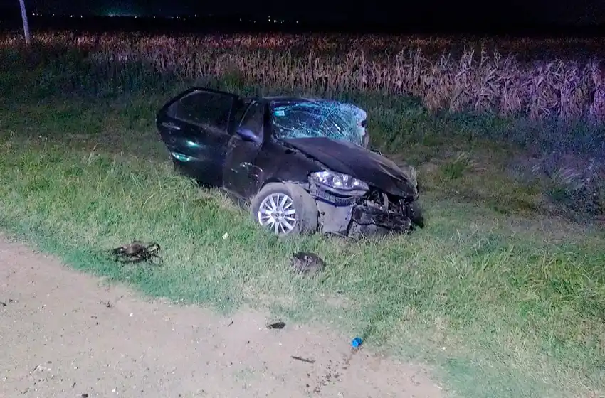 Un remís chocó contra un camión: un muerto y tres heridos