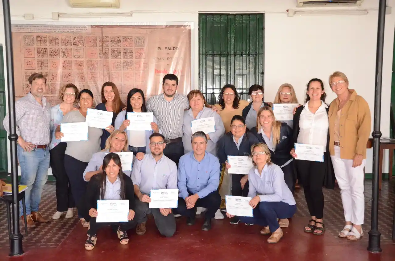 Trabajadores municipales del área de salud recibieron diplomas de capacitación