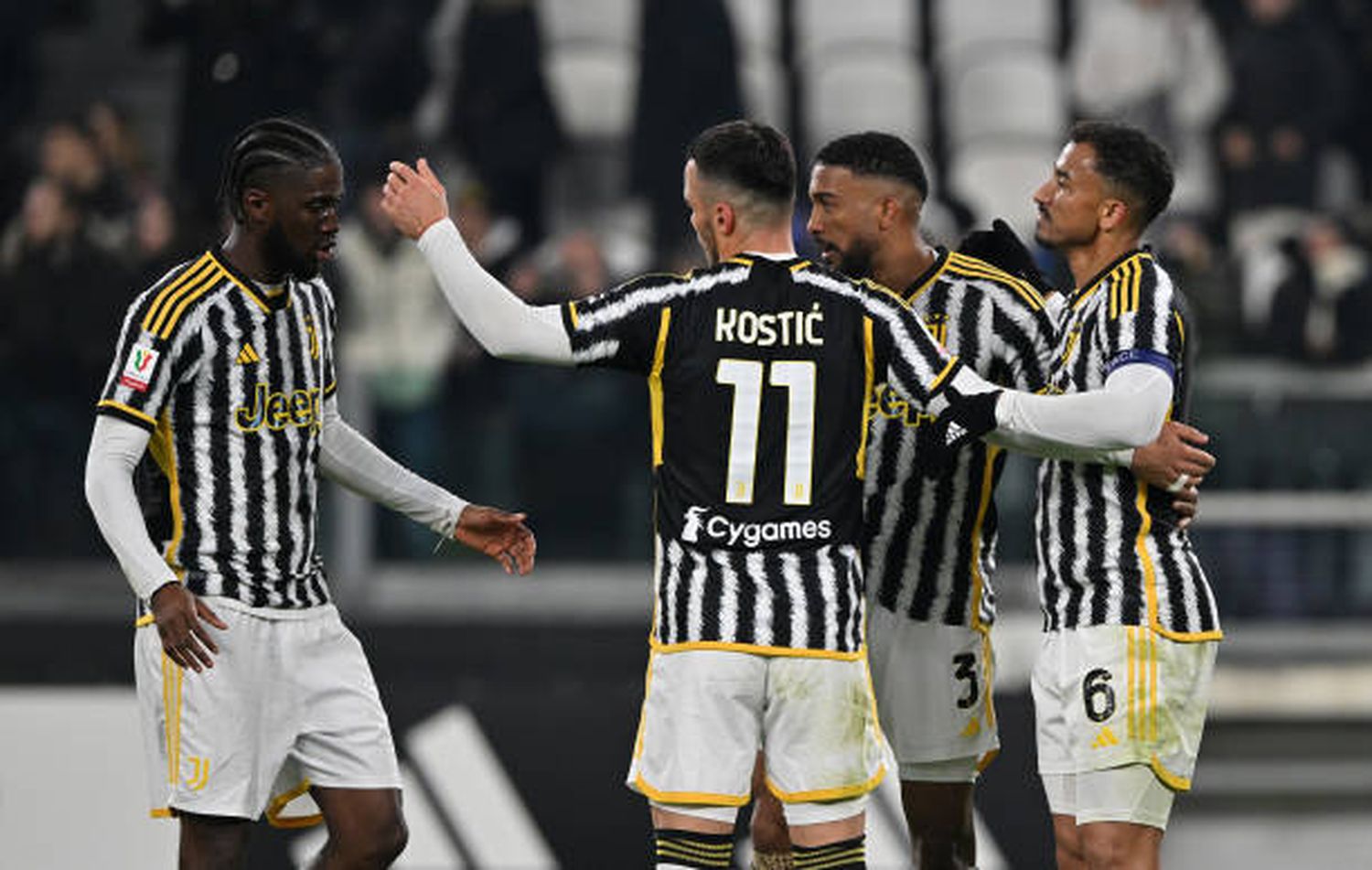 Juventus goleó a Frosinone por 4 a 0.