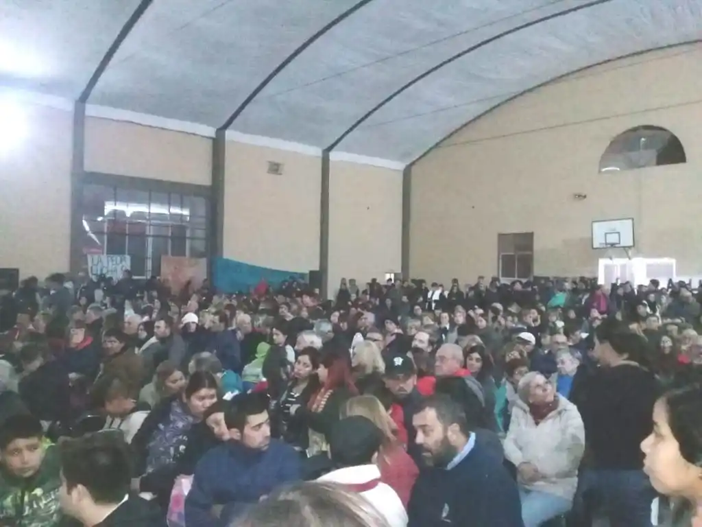 Barker se declaró en estado de alerta por el cierre de Loma Negra y marchará a la planta
