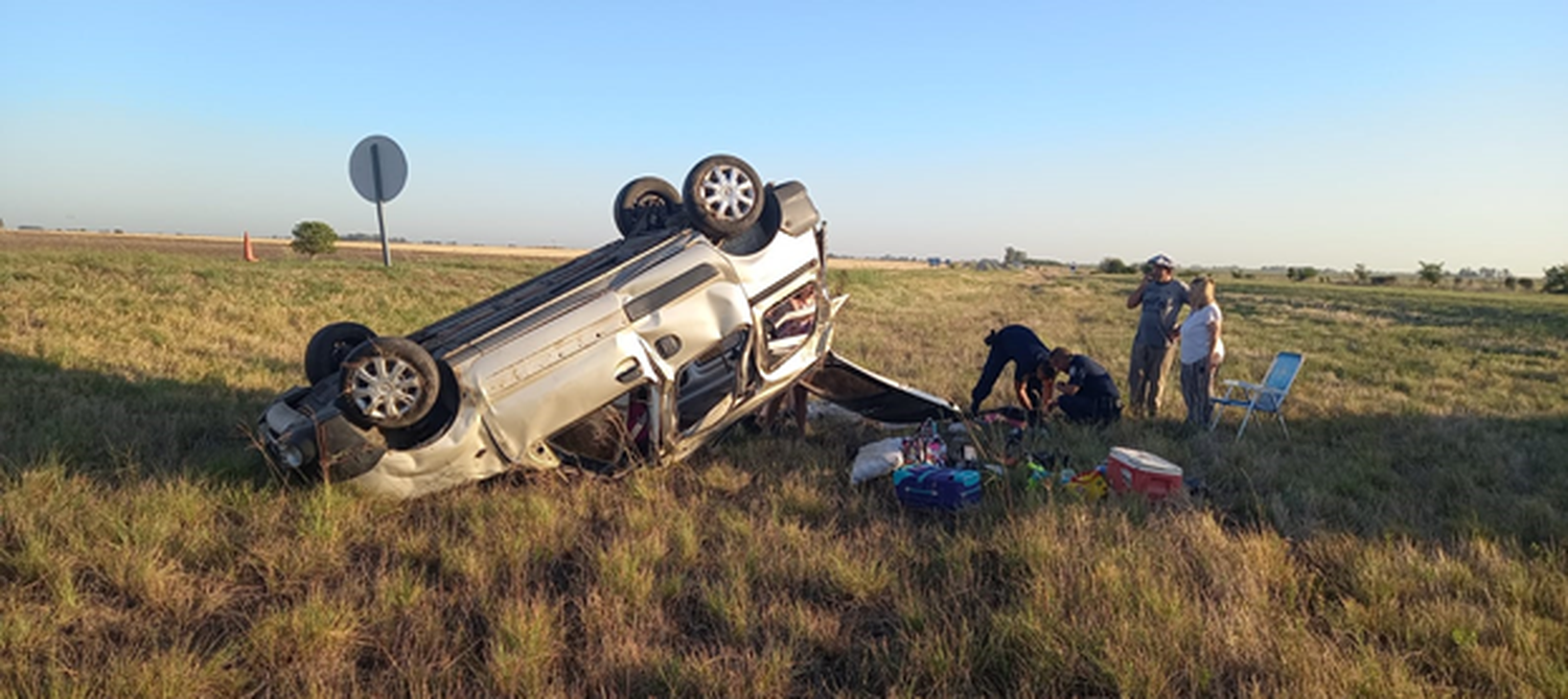 Un concordiense volcó en la Autovía 18 a causa de un descuido al volante