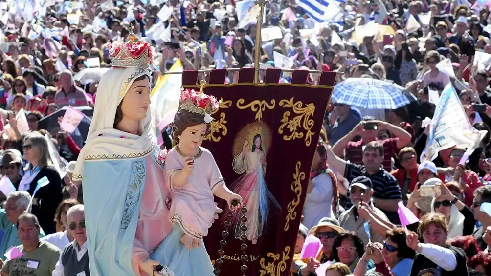 Miles de fieles homenajearon a la Virgen del Rosario de San Nicolás