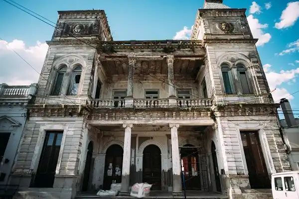 Reclaman mantenimiento y puesta a punto del Círculo Policial