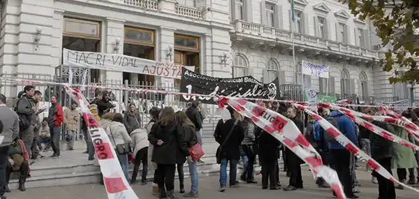Empleados judiciales pararán por 24 horas