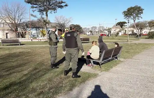 En Concepción del Uruguay realizan multas por no usar barbijos