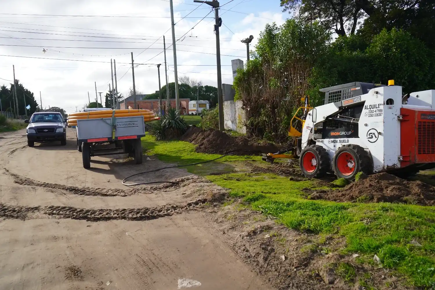maquinas trabajando obra gas