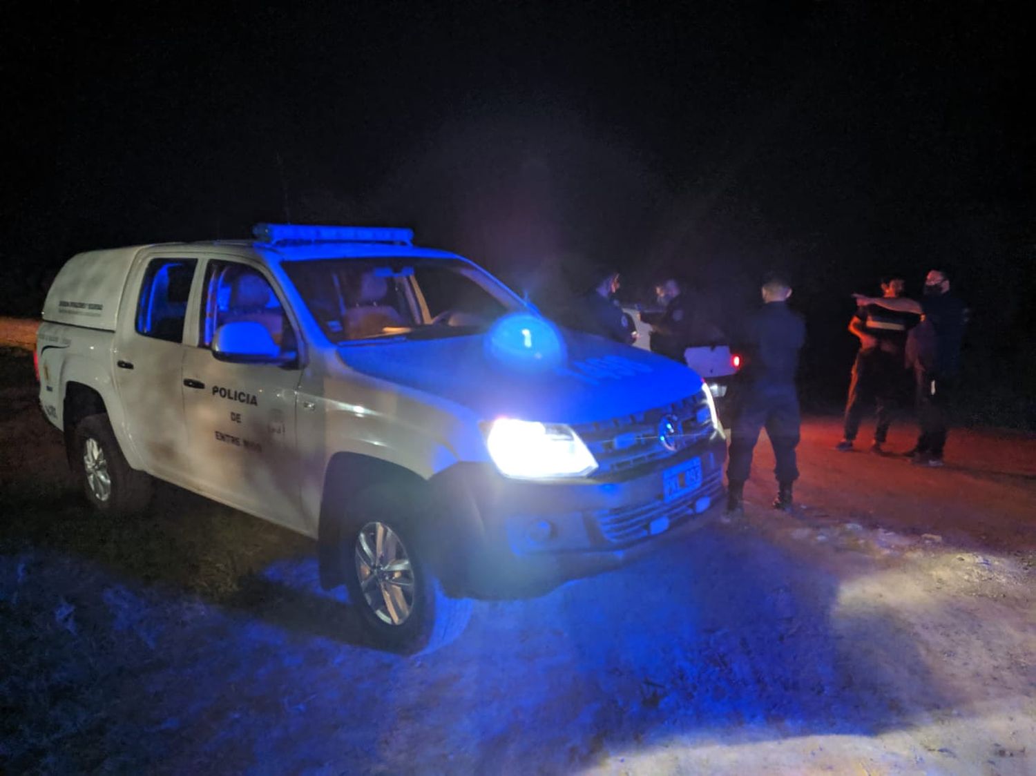 La policía intervino en una reunión social de más de 20 personas que violaron el DNU