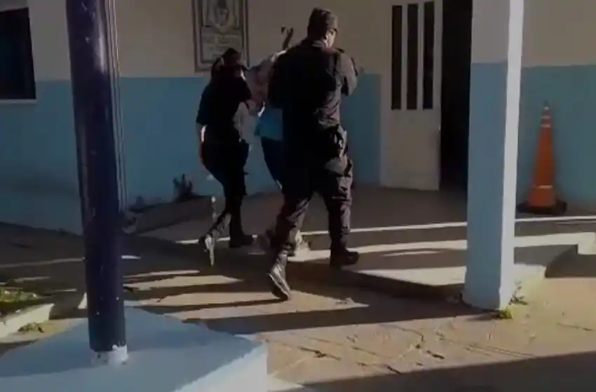 Circulaba con actitud sospechosa: tenía pedido de captura