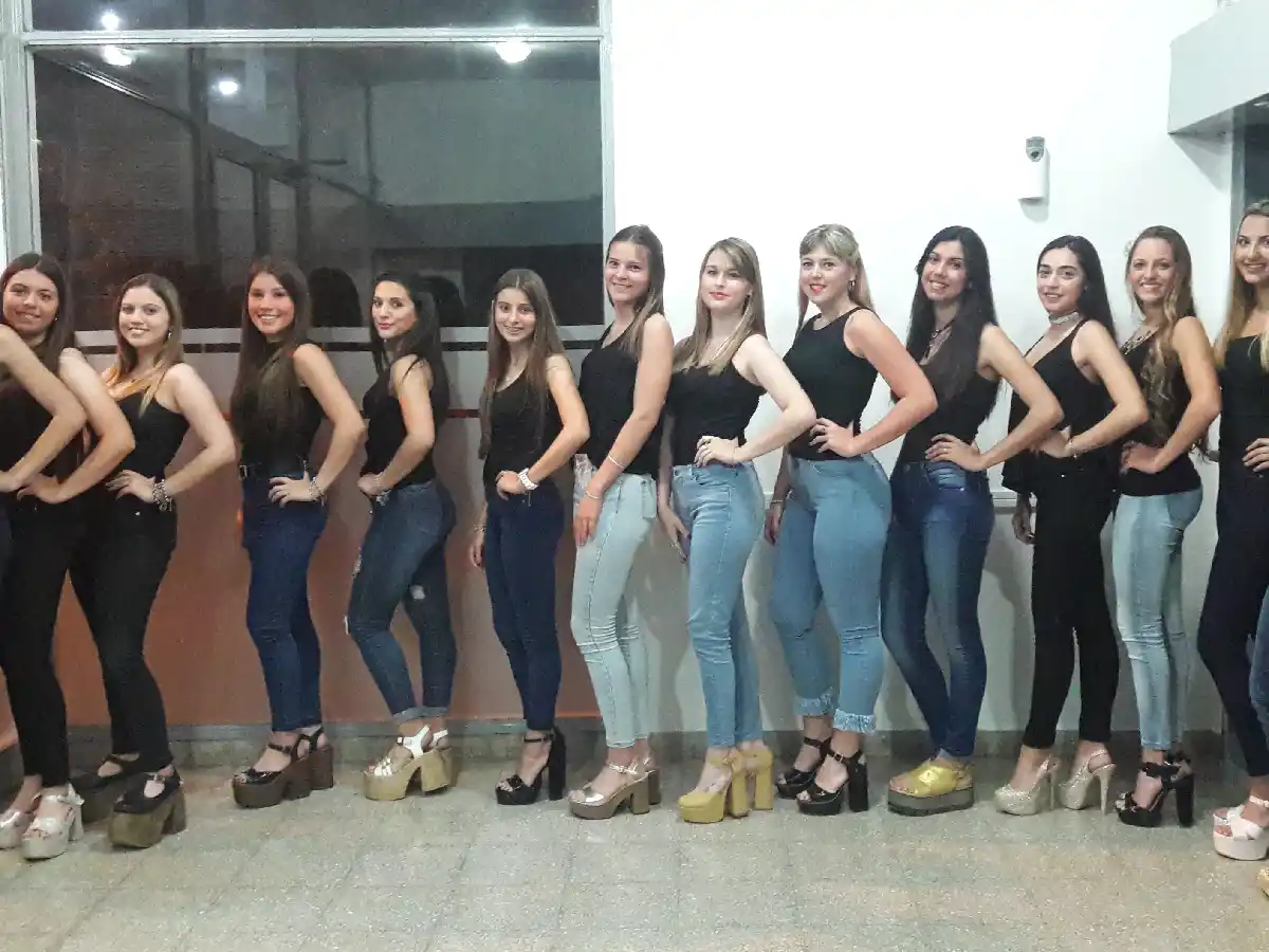 Brinkmann: cierran cursos municipales y eligen reina       