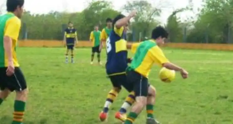 Fútbol: El fin de semana se juegan todos los partidos postergados por lluvia