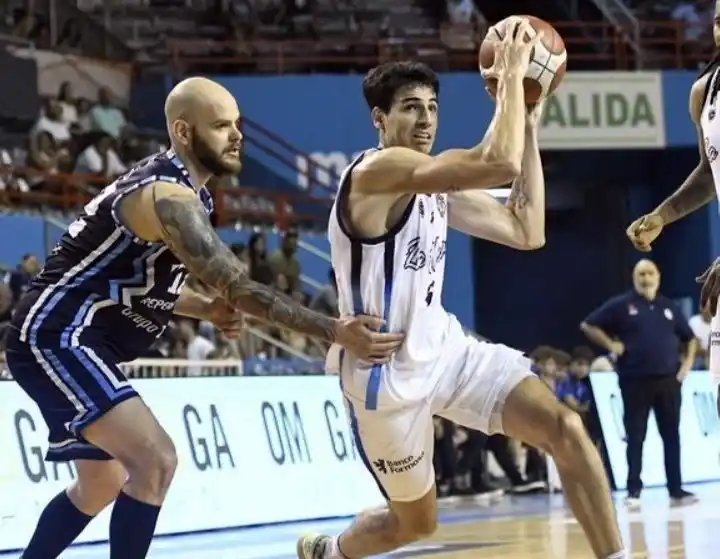 La Unión dio otro golpe de
visitante al vencer a Peñarol