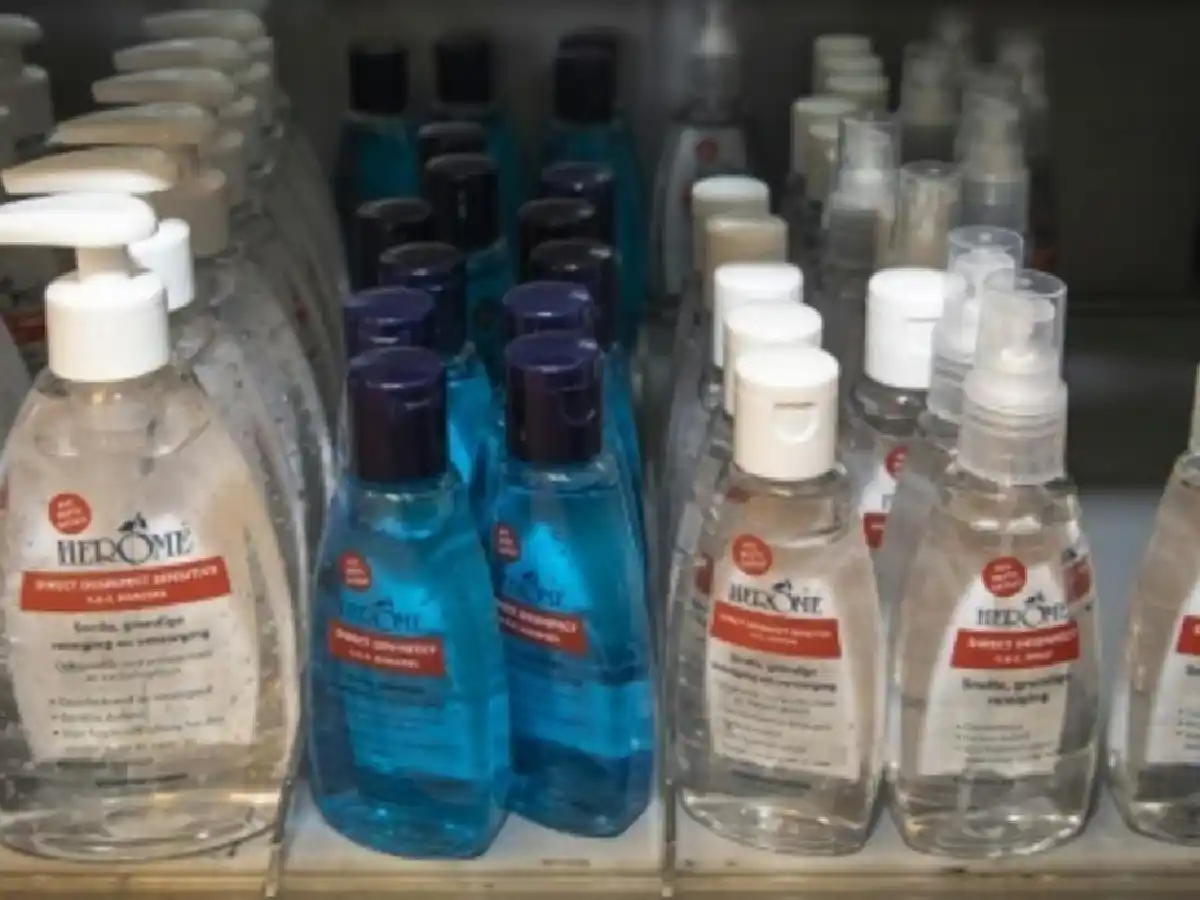 Coronavirus: el Gobierno retrotrajo el precio del alcohol en gel y lo congeló por 90 días