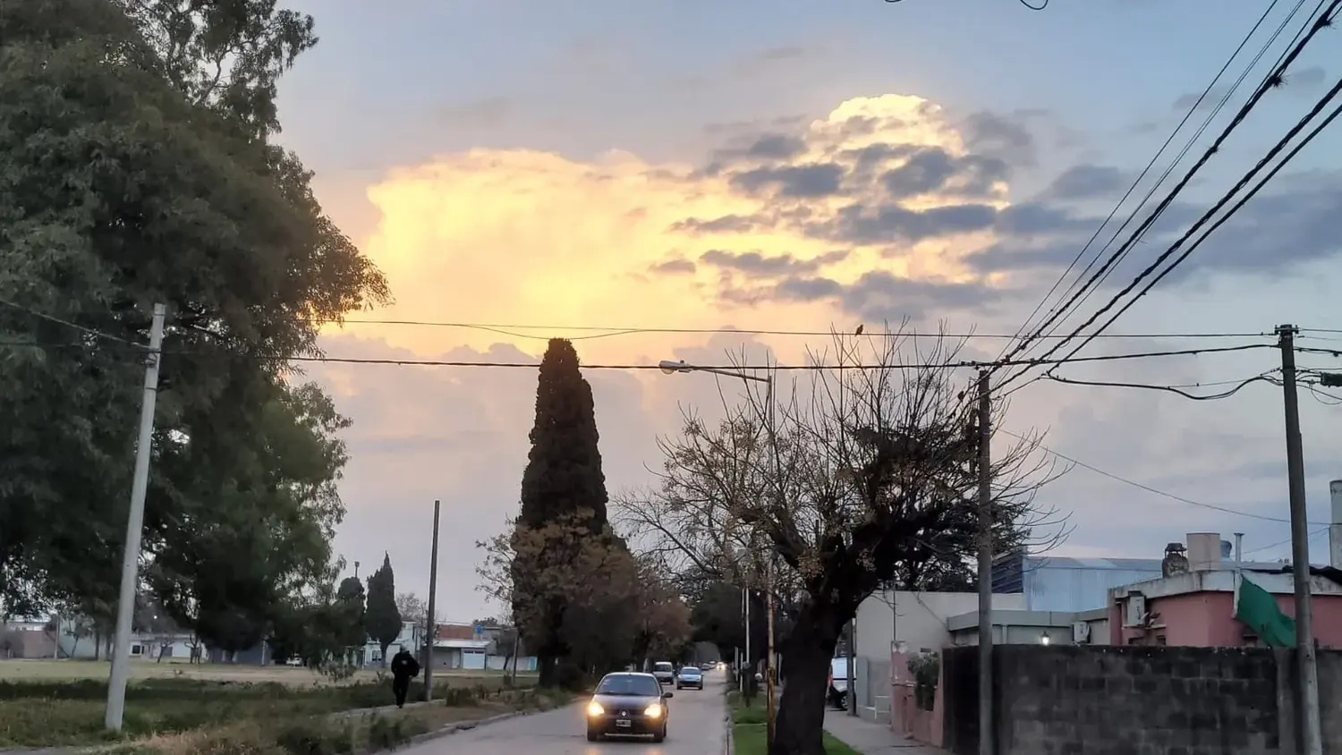 La tormenta se aguarda para la tarde. La alerta abarca la tarde y noche de este domingo.