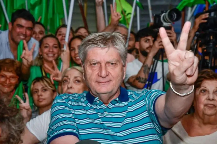 El actual gobernador peronista, Sergio Ziliotto, se perfila como el gran favorito