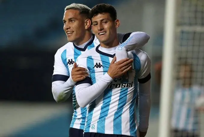 Racing goleó a Rentistas y se aseguró el primer lugar de su grupo