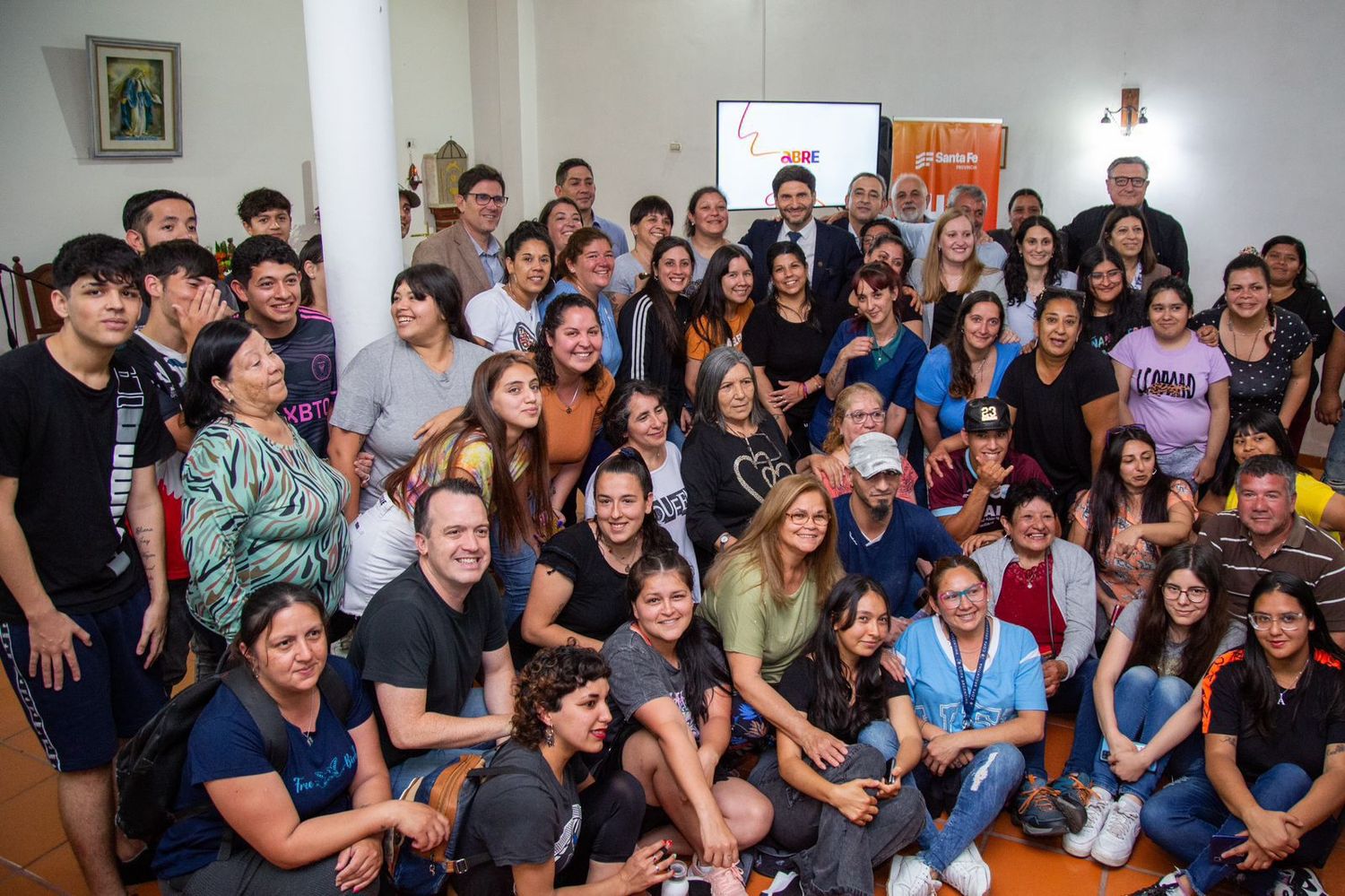 Pullaro encabezó la presentación de una obra educativa en Barrio Puente Negro en Rosario