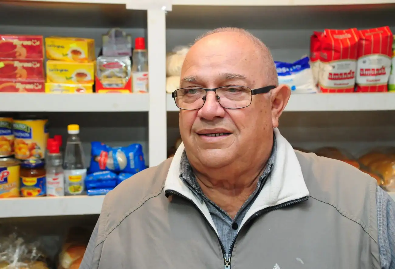 Víctor Barzola.