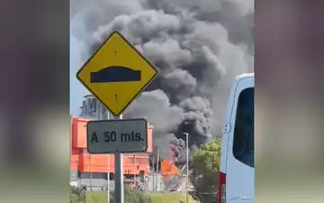Video: Incendio en locales de fabricación y venta de textiles en Villa Celina