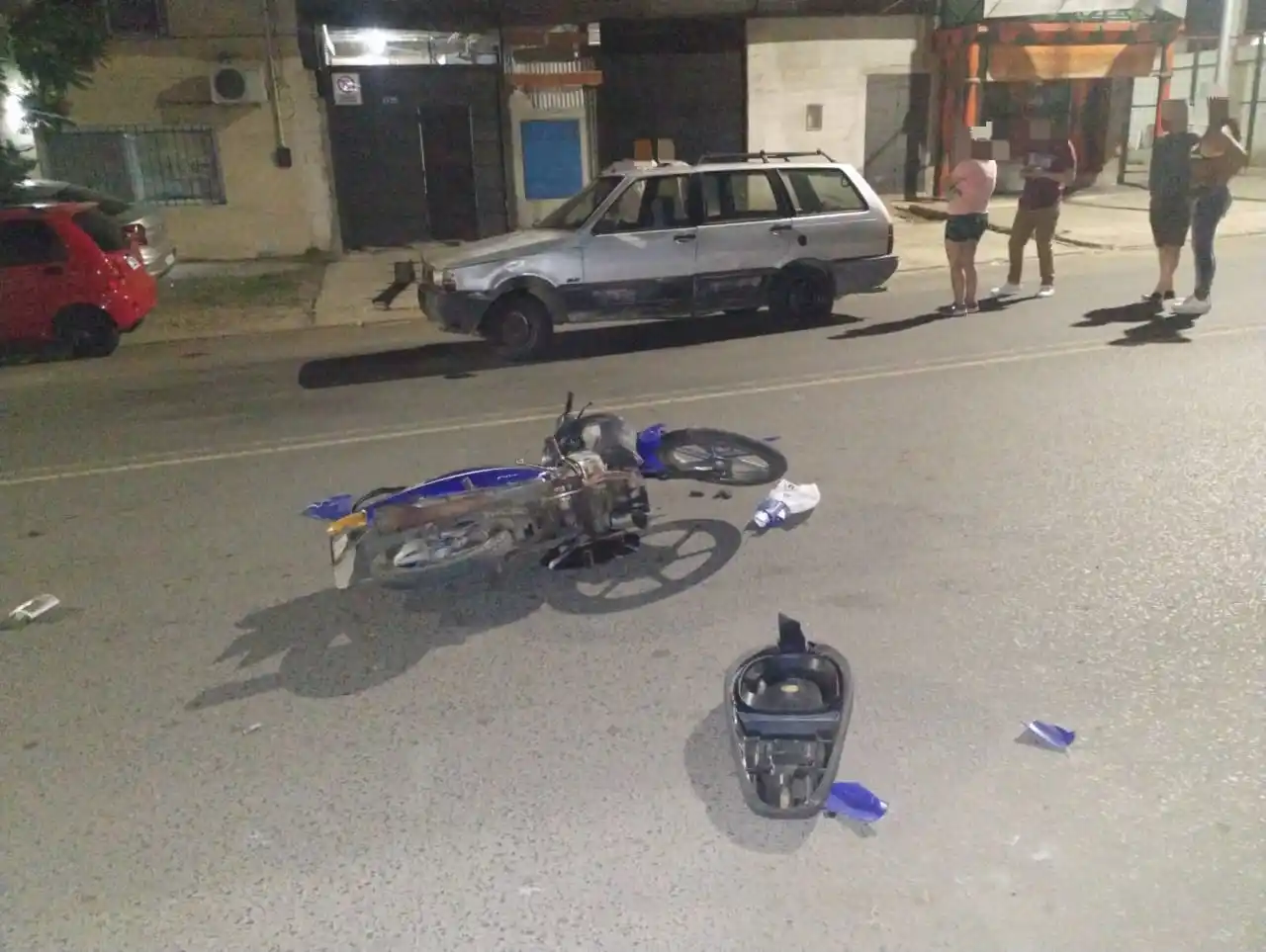 Dos mujeres heridas tras un choque entre un auto y una moto