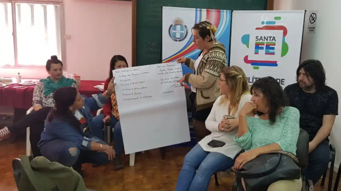 Capacitaciones en comunicación sobre género a organizaciones de mujeres