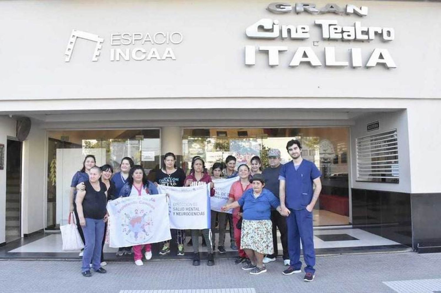 Pacientes de Salud Mental disfrutaron 
de una película en el Cine Teatro Italia