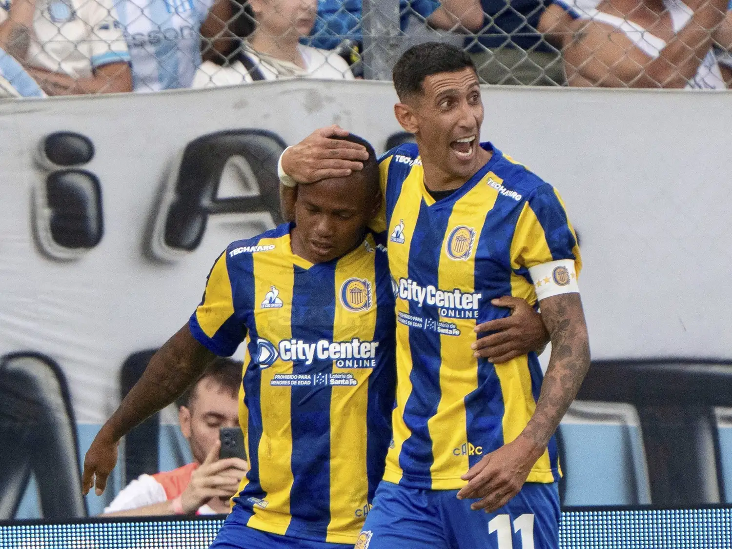 Di María hizo un golazo para abrir el marcador en Avellaneda.