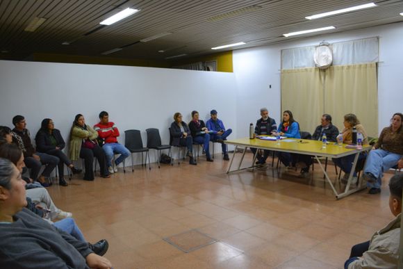 Juárez: Marini encabezó reuniones sobre educación y hábitat en Barker