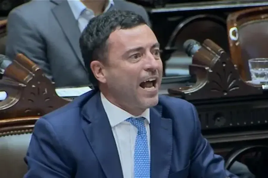 De Loredo compromete el voto de su bloque a favor de la privatización de Aerolíneas