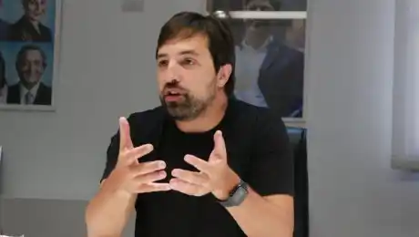 Tras la polémica por el gel íntimo y con críticas a Vidal, Kreplak anunció una millonaria inversión para hospitales 