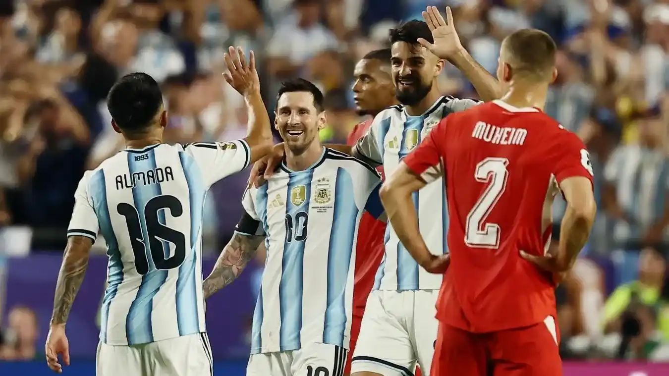 Argentina vs. Inglaterra: Scaloni confirmó la formación para la semifinal