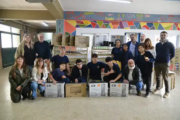 Inversión en la Educación Pública: Entregan nuevo mobiliario y equipos informáticos en la Escuela Técnica N° 1 de Chascomús