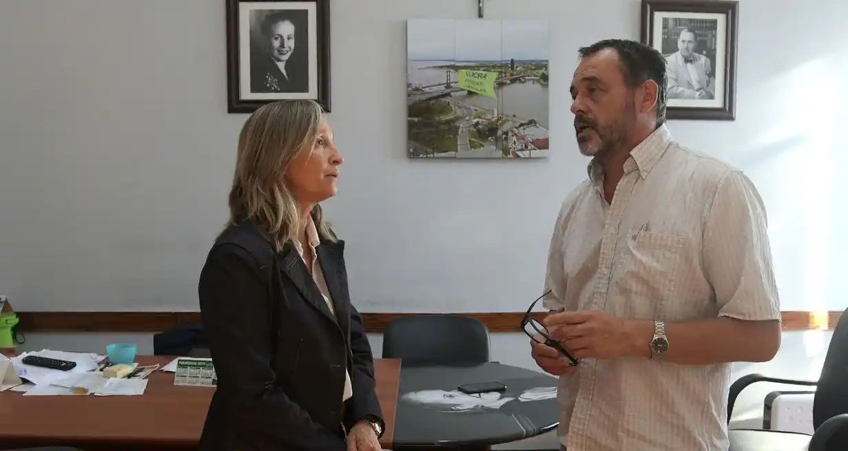 La presidenta de Camarco, Verónica Eizmendi y el titular de la Uocra, César Cassina, destacaron la importancia de mantener la capacitación y la actividad en el sector. Foto: Guillermo Di Salvatore