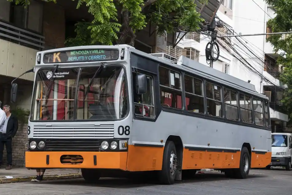 Los trolebuses brasileros de los años 90 dejaron de circular en Rosario este miércoles