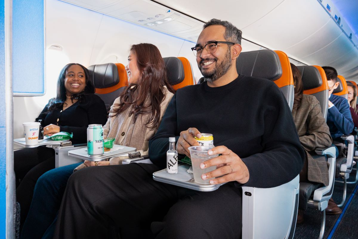 JetBlue lanza nueva experiencia premium 'EvenMore'