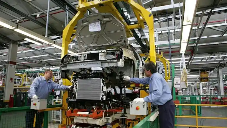 La producción automotriz cayó el 56%