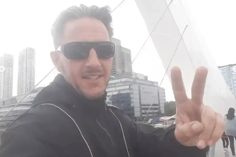 Sigue la búsqueda de Mercanzini, el hombre que le tiró un botellazo a Milei