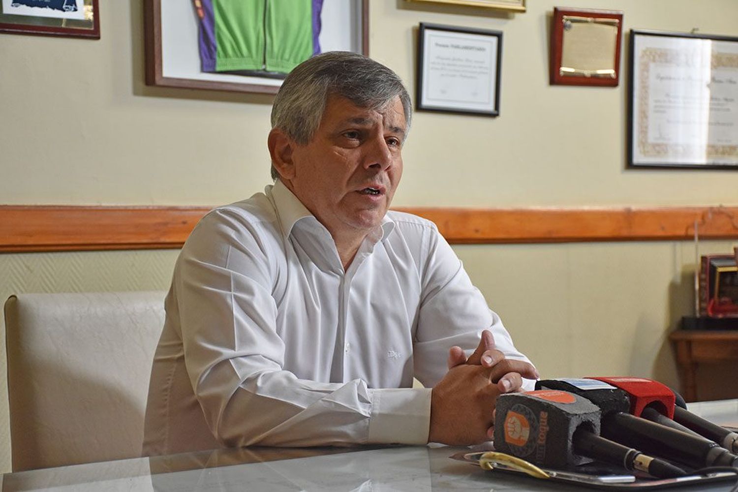 Britos desmintió rumores de licencia en Chivilcoy: "Me veo obligado a aclarar una nueva mentira publicada"