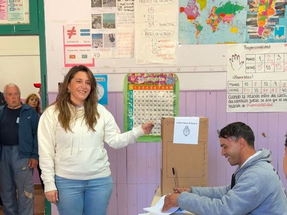 Votó Manuela Castañeira en Avellaneda: "Esperamos alta participación donde se exprese gran bronca"