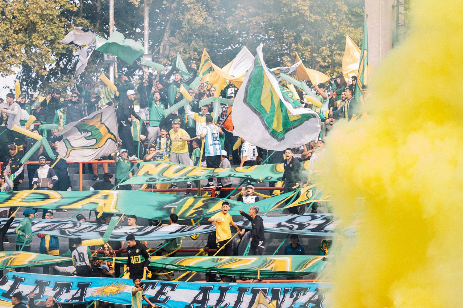 Los hinchas de Aldosivi en el Minella